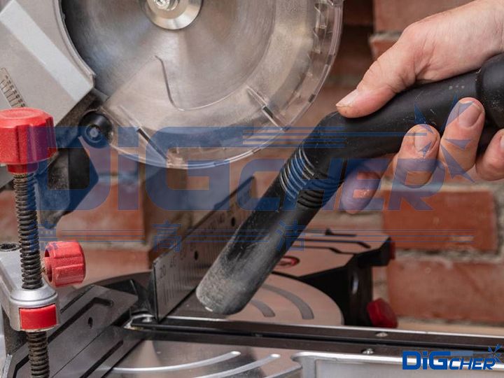 �¸ߝ����I(y��)���m���ڙC(j��)е����I(y��)�đ�(y��ng)��