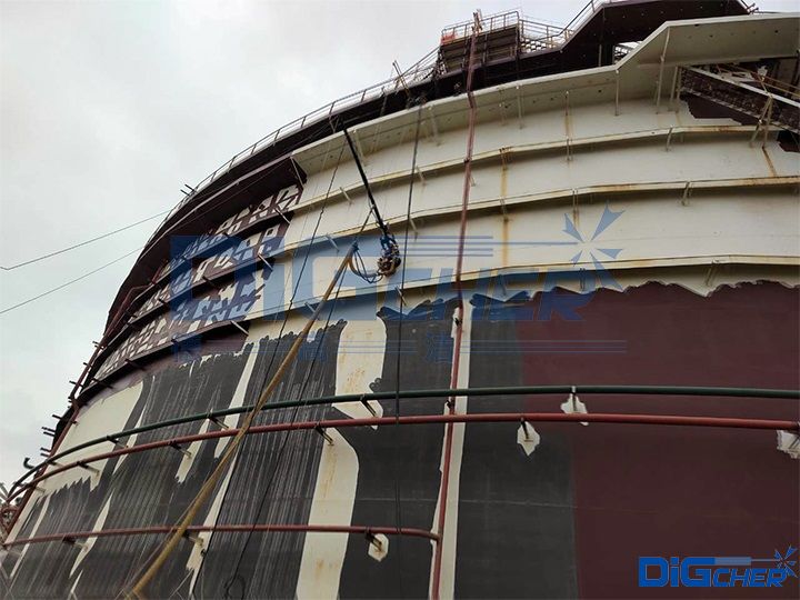 德高潔儲(chǔ)罐除銹機(jī)器人除銹施工